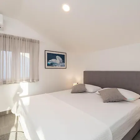 2 Bedroom Cozy In