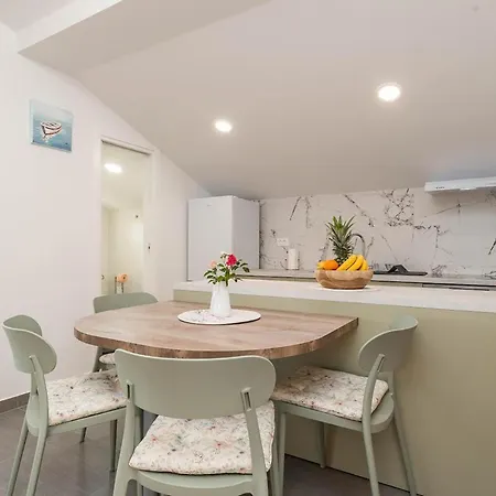 2 Bedroom Cozy In
