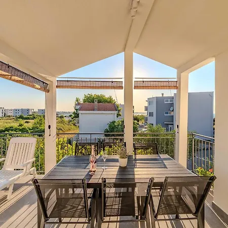 Апартаменты In With Wifi *